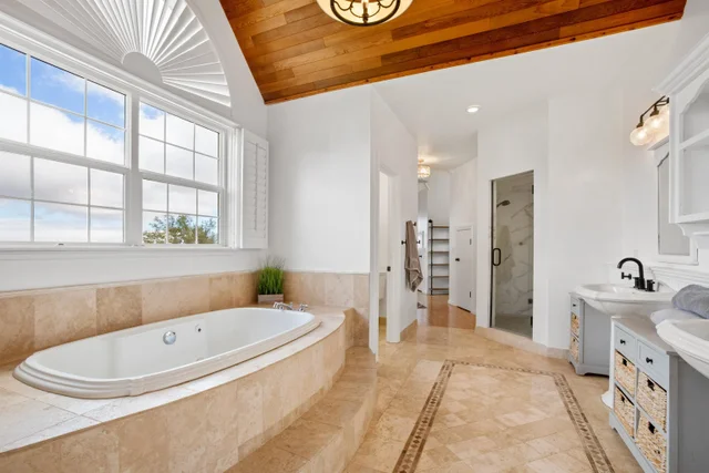 Listing Image for 450 Hoopalua Dr 8 of 43