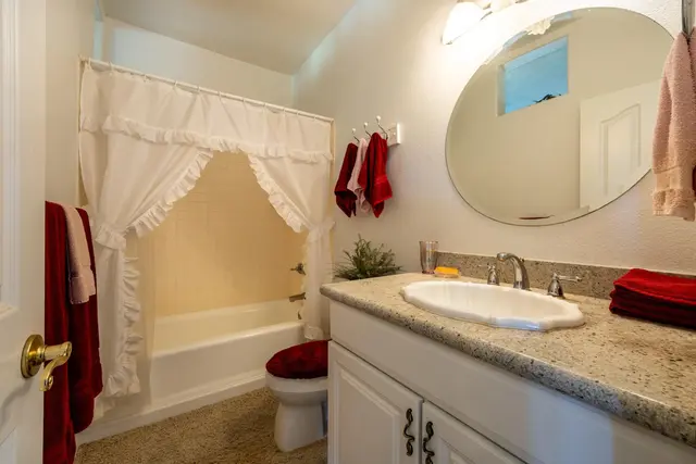 Listing Image for 41 Kilihune Pl 28 of 48