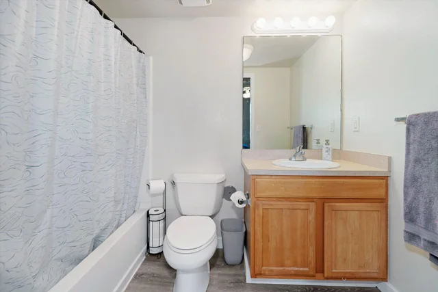 Listing Image for 45 Stephen Ln 813 10 of 29