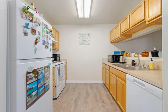 Listing Image for 45 Stephen Ln 813 5 of 29