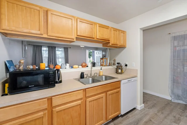 Listing Image for 45 Stephen Ln 813 7 of 29