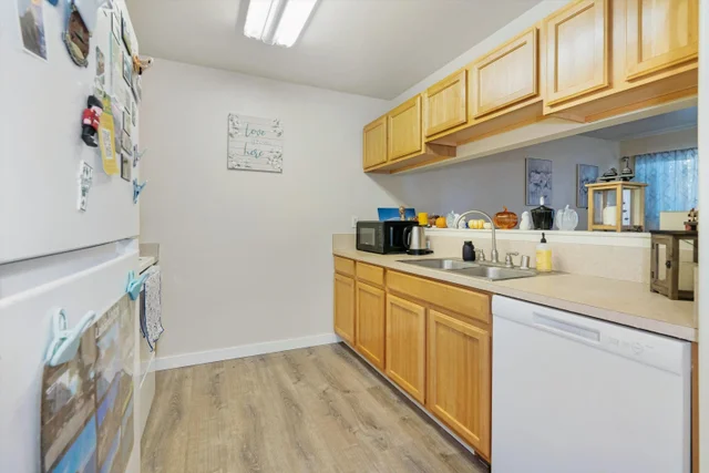 Listing Image for 45 Stephen Ln 813 8 of 29