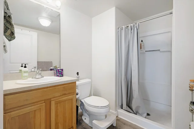 Listing Image for 45 Stephen Ln 813 9 of 29