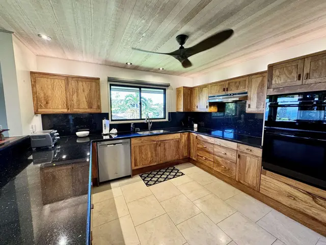 Listing Image for 50 Puu Anoano St 2802 12 of 50