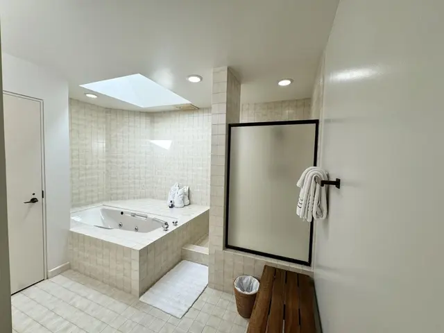 Listing Image for 50 Puu Anoano St 2802 35 of 50