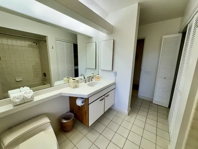 Listing Image for 50 Puu Anoano St 2802 41 of 50