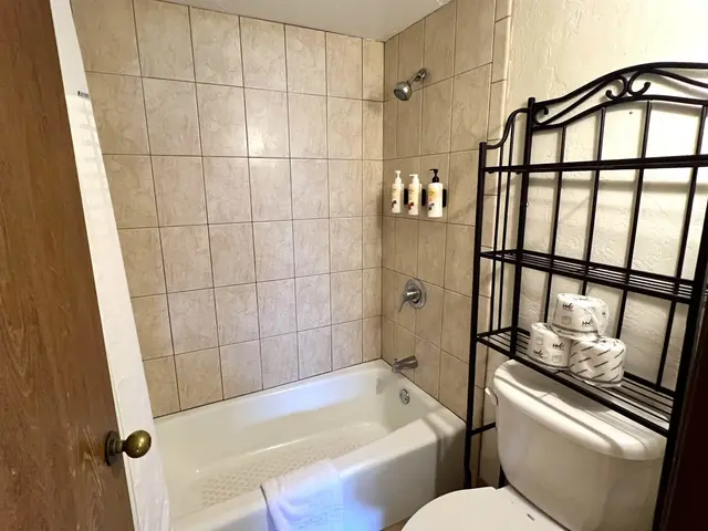 Listing Image for 3543 Lower Honoapiilani Rd J403 15 of 24