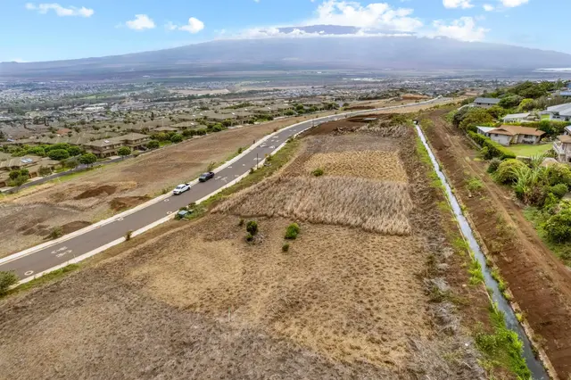 Listing Image for 645 Kauna Lipo Dr 12 of 16