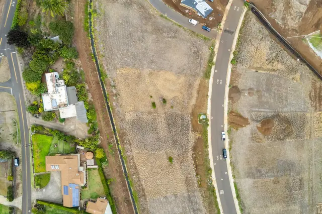 Listing Image for 645 Kauna Lipo Dr 9 of 16