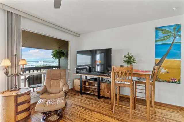 Listing Image for 510 Imi Pl 301 8 of 31