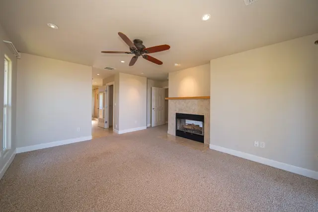 Listing Image for 296 Kulamanu Cir 219 20 of 35