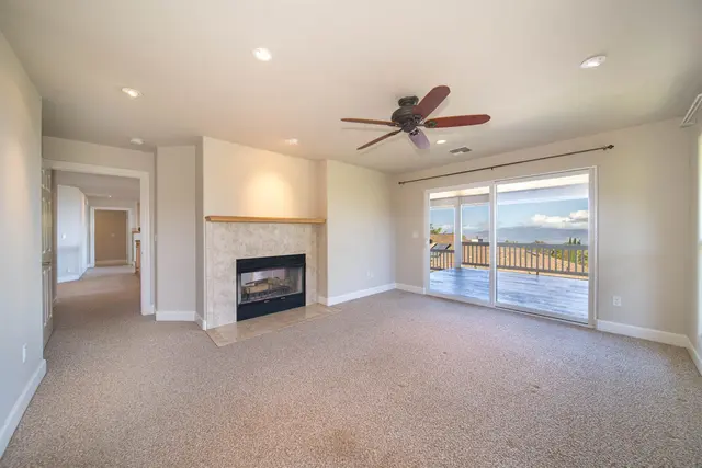 Listing Image for 296 Kulamanu Cir 219 21 of 35