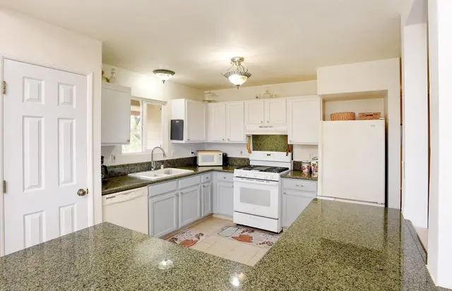 Listing Image for 4056 Mahinahina Pl 8 of 37