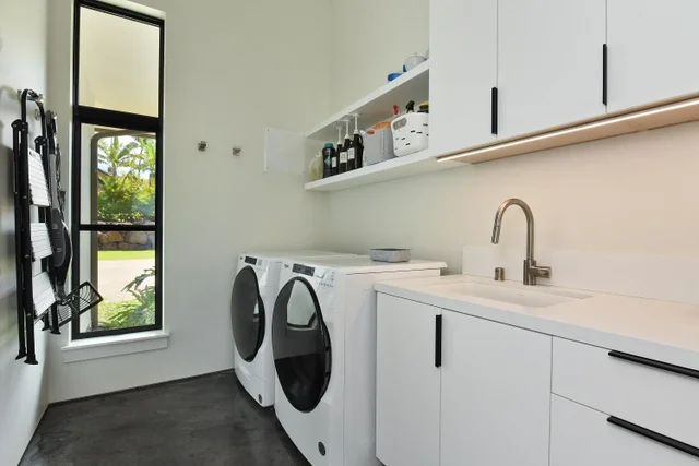 Listing Image for 187 Anapuni Loop 34 of 50