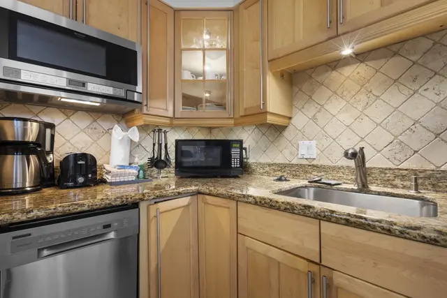 Listing Image for 4365 Lower Honoapiilani Rd 115 19 of 44