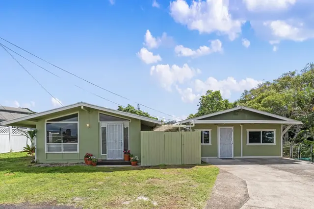 Listing Image for 20 Ahina Pl 1 of 36