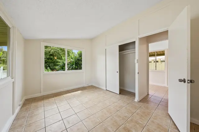 Listing Image for 20 Ahina Pl 14 of 36