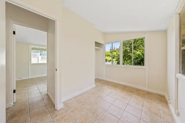 Listing Image for 20 Ahina Pl 17 of 36