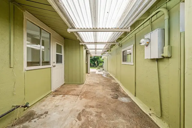 Listing Image for 20 Ahina Pl 19 of 36