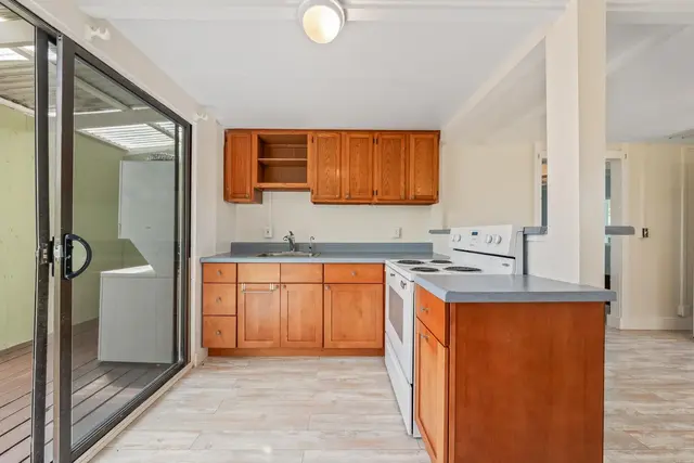 Listing Image for 20 Ahina Pl 23 of 36