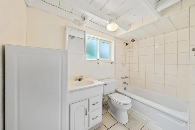Listing Image for 20 Ahina Pl 28 of 36