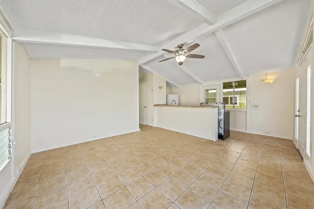 Listing Image for 20 Ahina Pl 7 of 36