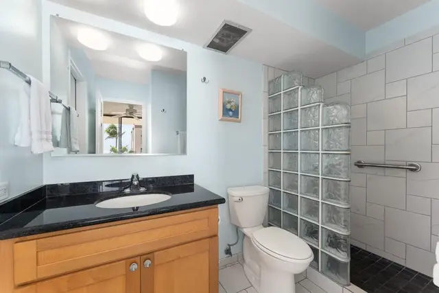 Listing Image for 50 Hauoli St 301 22 of 41