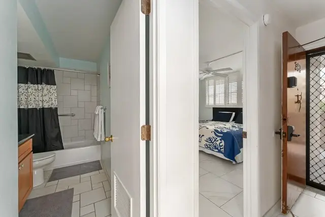 Listing Image for 50 Hauoli St 301 29 of 41