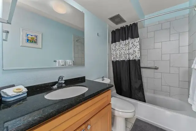 Listing Image for 50 Hauoli St 301 30 of 41
