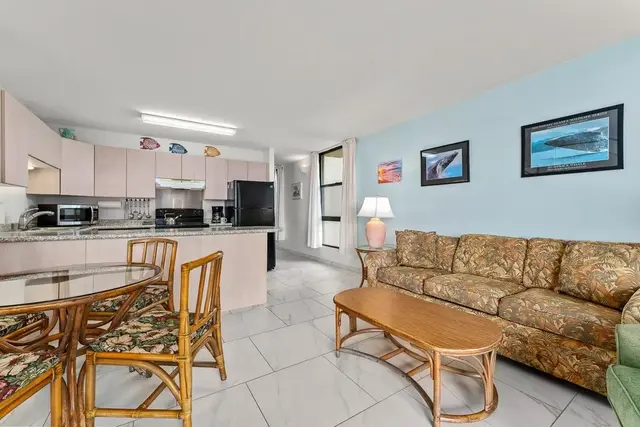 Listing Image for 50 Hauoli St 301 7 of 41