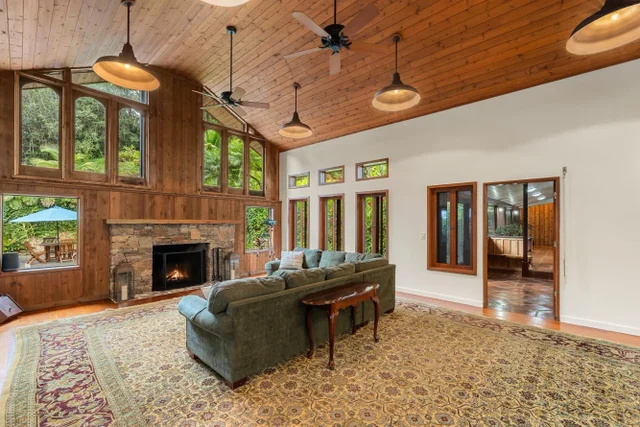 Listing Image for 1055 Kaupakalua Rd 23 of 46