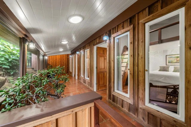 Listing Image for 1055 Kaupakalua Rd 28 of 46