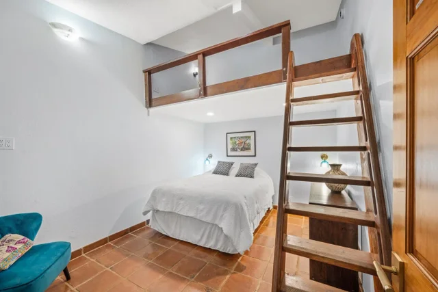 Listing Image for 1055 Kaupakalua Rd 32 of 46