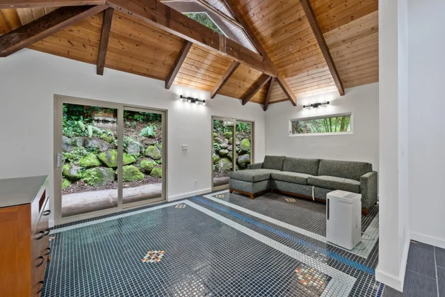 Listing Image for 1055 Kaupakalua Rd 40 of 46