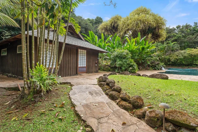 Listing Image for 1055 Kaupakalua Rd 41 of 46