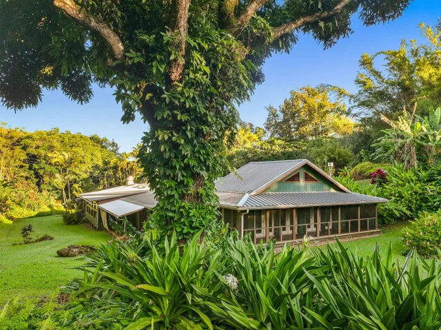 Listing Image for 1055 Kaupakalua Rd 9 of 46