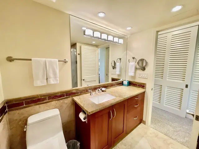 Listing Image for 2481 Kaanapali Pkwy 324 J 26 of 34