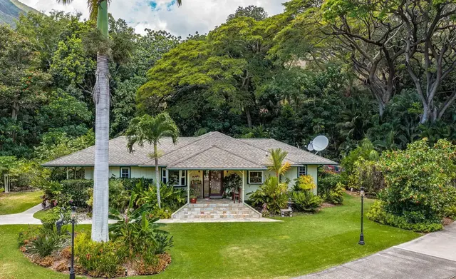 Listing Image for 2547 Mokuhau Rd Unit A 1 of 30