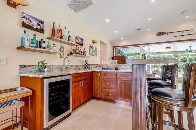 Listing Image for 2547 Mokuhau Rd Unit A 13 of 30