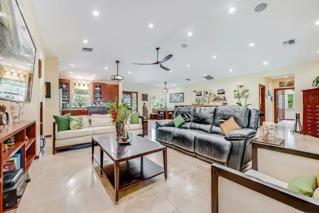 Listing Image for 2547 Mokuhau Rd Unit A 7 of 30