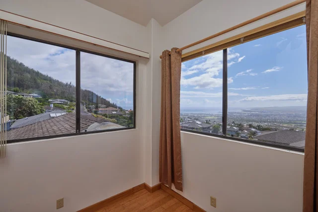 Listing Image for 495 Polulani Dr 14 of 36