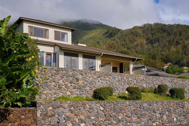 Listing Image for 495 Polulani Dr 29 of 36