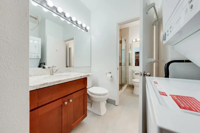 Listing Image for 160 Keonekai Rd 8-202 15 of 27