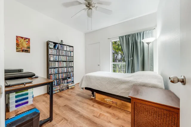 Listing Image for 160 Keonekai Rd 8-202 19 of 27