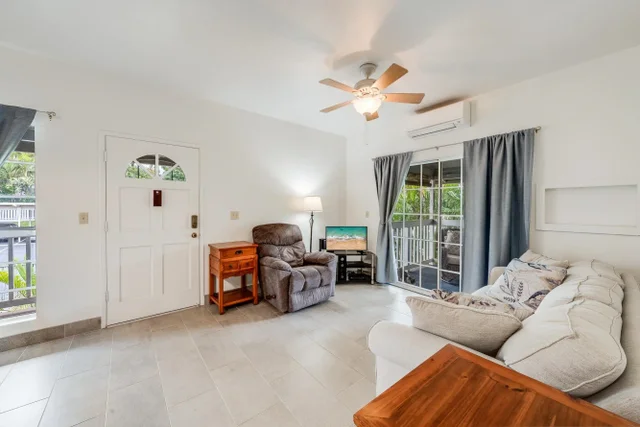 Listing Image for 160 Keonekai Rd 8-202 25 of 27