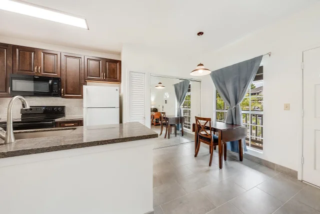 Listing Image for 160 Keonekai Rd 8-202 6 of 27