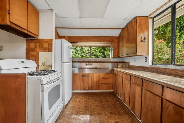 Listing Image for 710 Mopua St 8 of 25