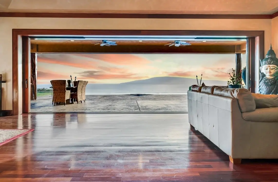 Photo of Listing #408232