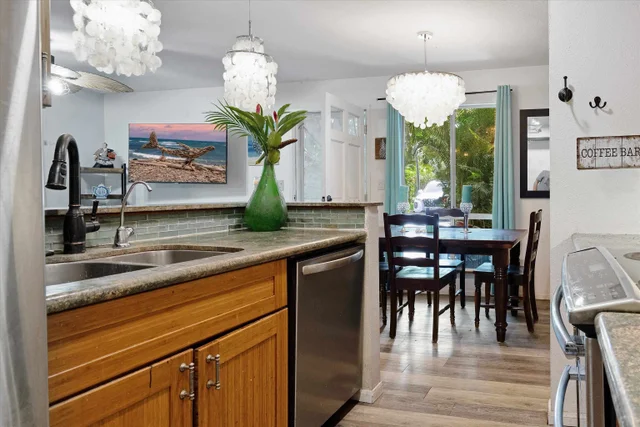 Listing Image for 140 Uwapo Rd 39-102 14 of 40