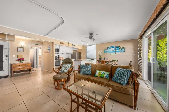 Listing Image for 3559 Lower Honoapiilani Rd 1f 1 of 32